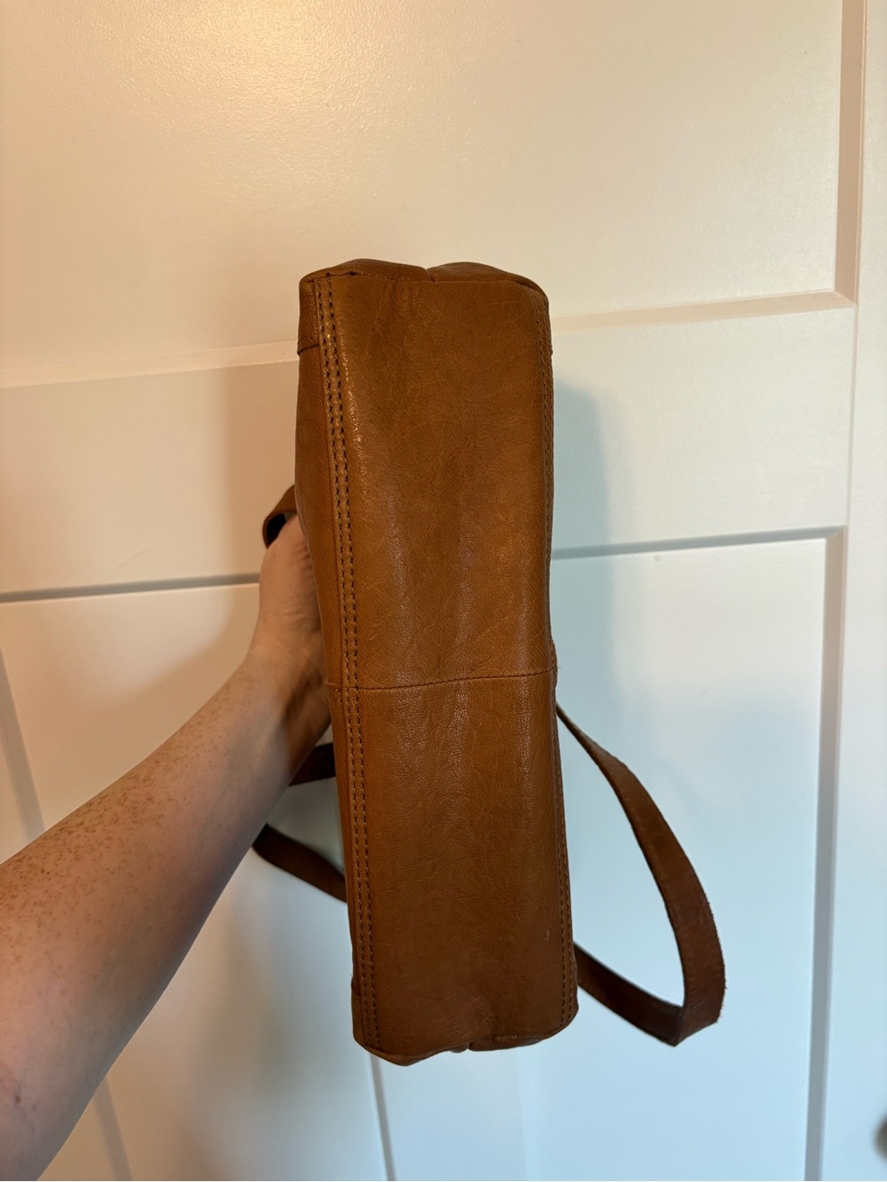 Women's Shoulder Bag in Brown Leather - Classic Everyday Carry - Picture 10 of 10